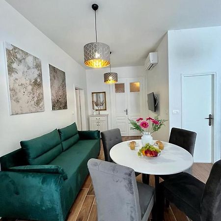 Lux Apartmans Apartment Pula Bagian luar foto