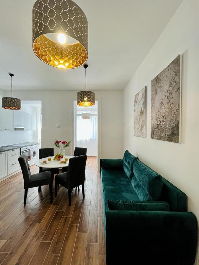 Lux Apartmans Apartment Pula Bagian luar foto